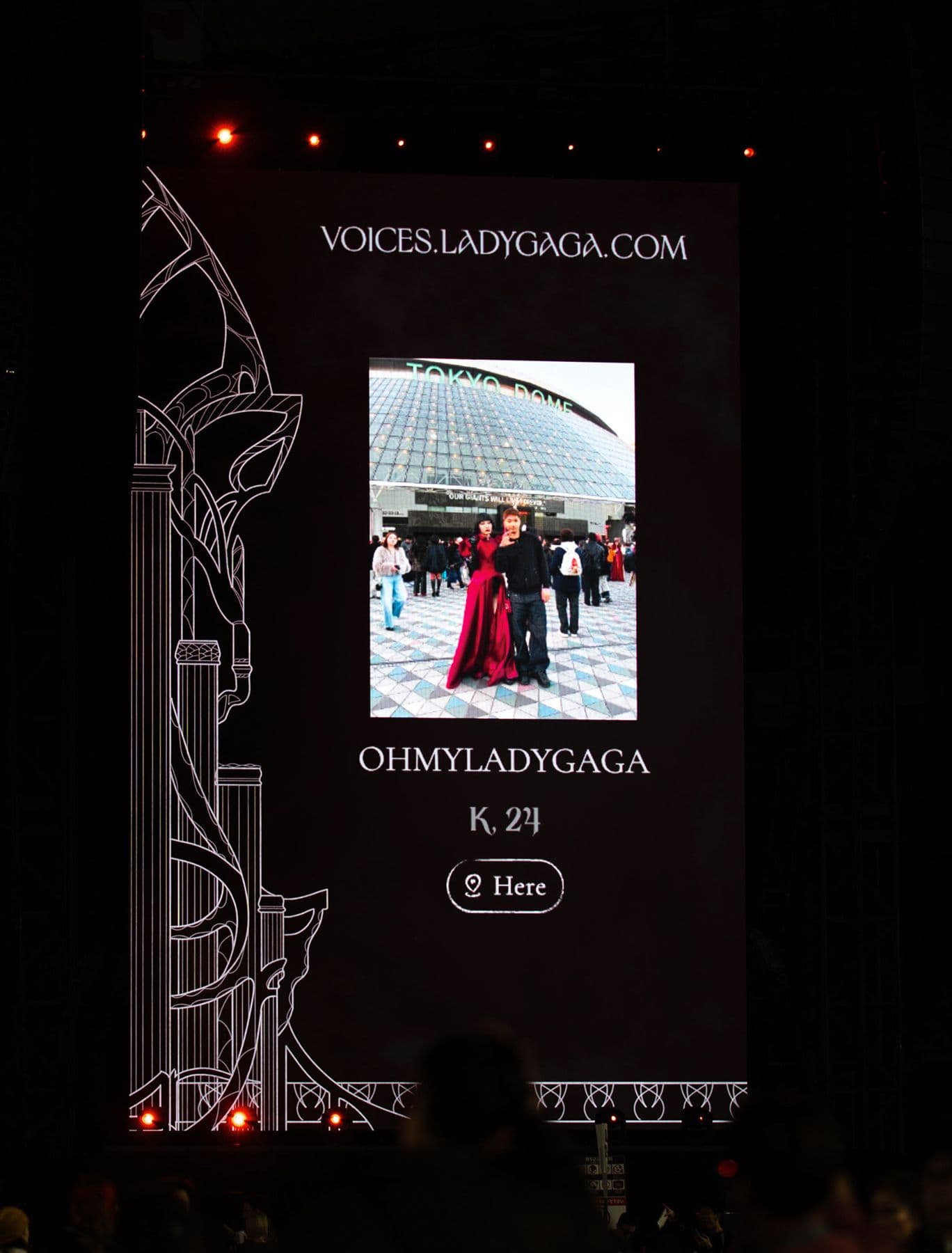 Fan message on stage