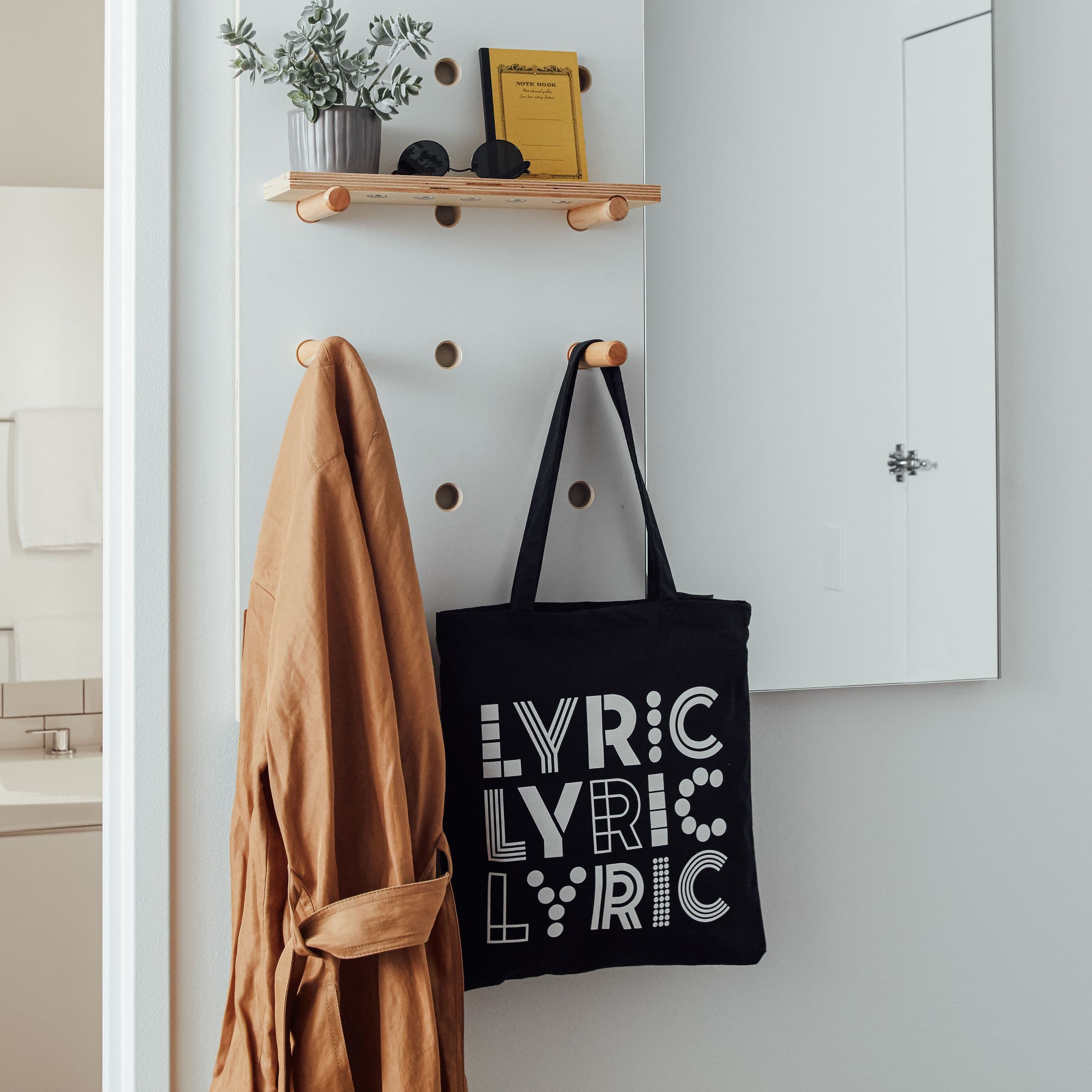 in room tote